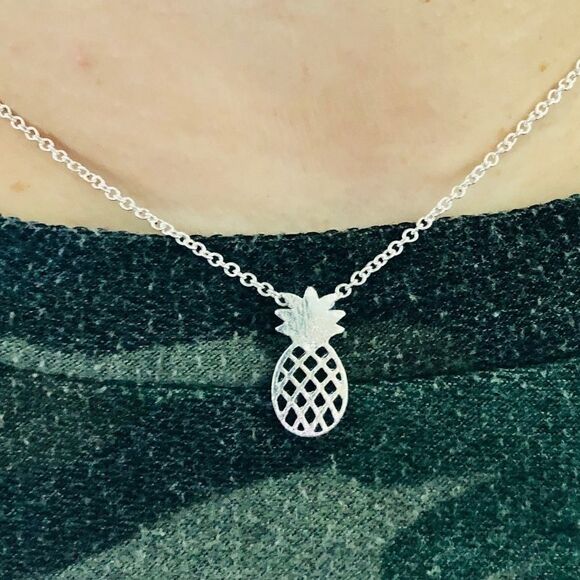 Pineapple Necklace - Picture 2 of 8